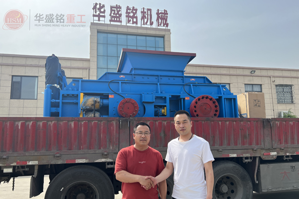 8 鼎点娱乐液压对辊制砂机