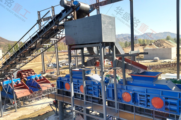 齿辊破碎机发往贵州·贵阳