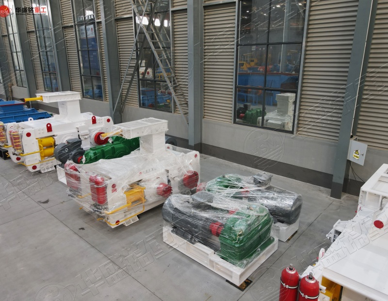 钛铁矿高压辊磨机